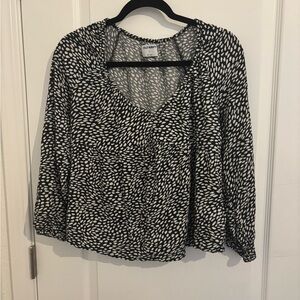Old Navy Boxy Black and White 3/4 Sleeve Blouse
